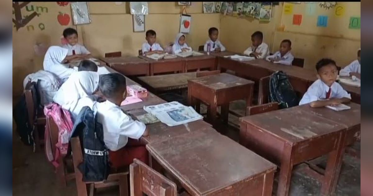 Potret Miris Pendidikan, Siswa SD di Kampar Belajar di Ruang Bekas Kamar Mandi