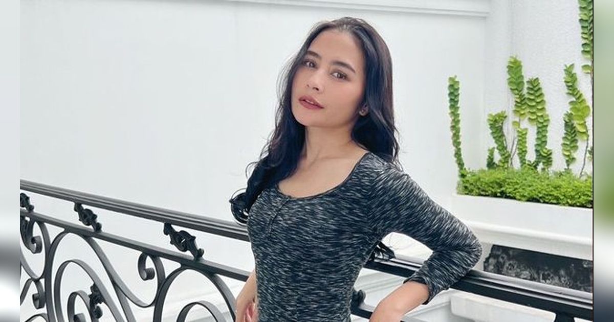 Prilly Latuconsina Tiba-tiba Jadi Sorotan, Asyik Ngemper Sambil Jadi 'Dosen Pembimbing'