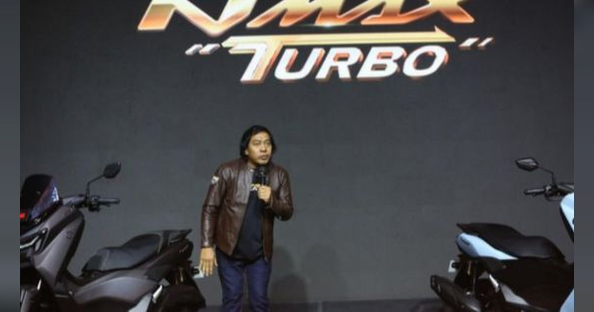 7 Foto Komeng Bikin Heboh di Acara Peluncuran Motor Yamaha NMAX Tercanggih di Dunia