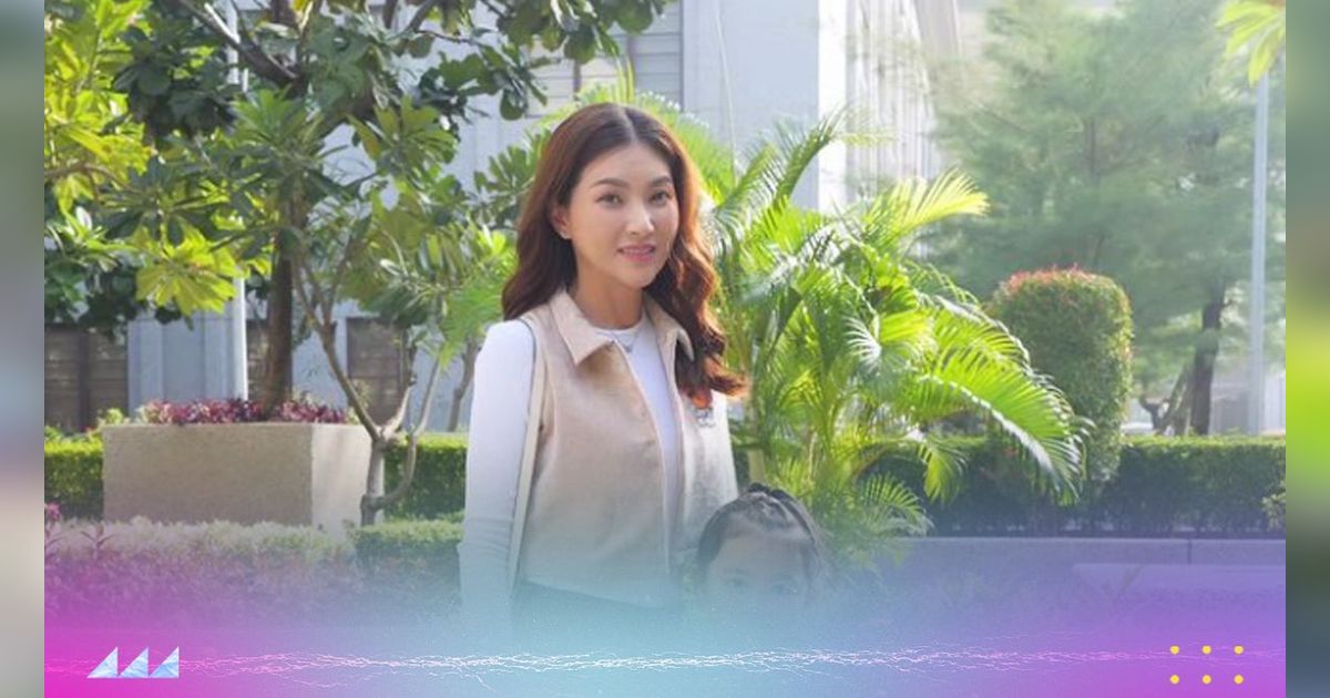Sarwendah Ambil Raport Sendirian Usai Pernikahan di Ambang Perpisahan