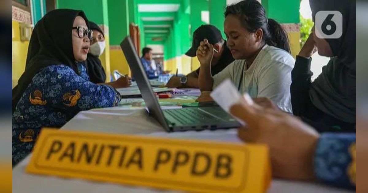 Heboh Curhatan Walimurid 'Dipalak' Uang Seragam Saat PPDB di Kendal, Diknas Beri Klarifikasi