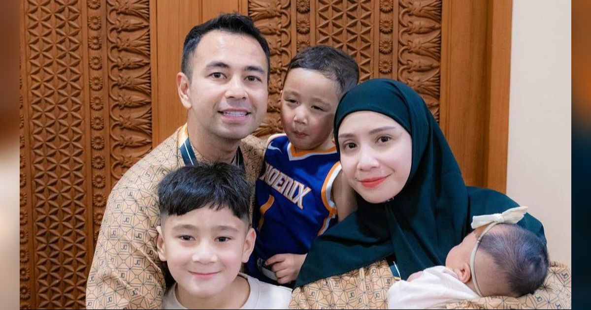 Ditinggal Pergi Haji, Rafathar dan Rayyanza Tetap Semangat Rayakan Idul Adha Bareng Para Pengasuh
