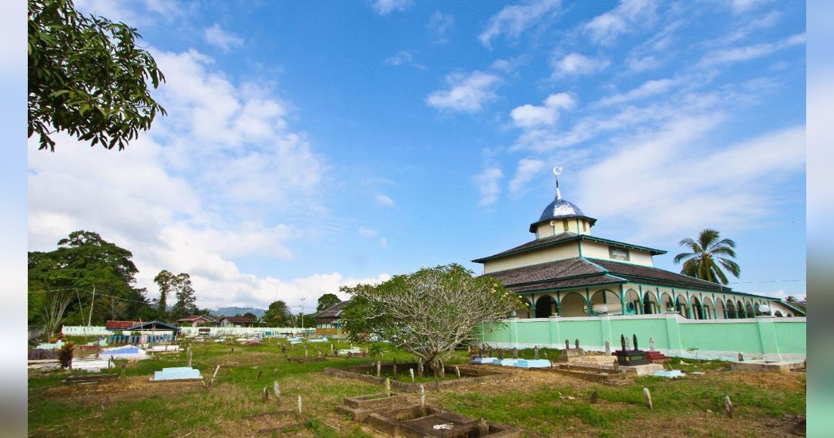 Dipercaya Para Pejabat untuk Sembelih Hewan Kurban, Ini Fakta Menarik Masjid Kasimuddin Kaltara yang Berusia Ratusan Tahun