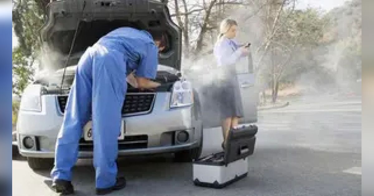 Jika Mesin Mobil yang Sedang Overheat Disiram dengan Air, Bisa Merusak Keuangan