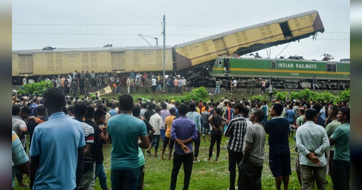 FOTO: Tragis! Tabrakan Dua Kereta Barang dan Penumpang di India, 8 Tewas, Puluhan Luka Parah