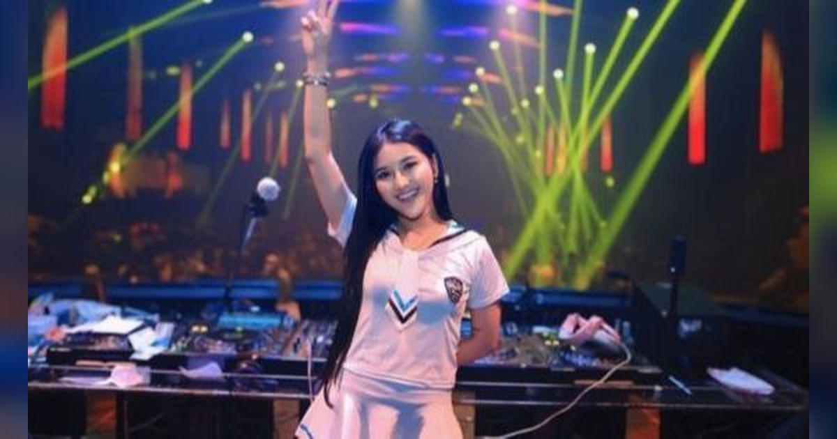 Jadi DJ Di Usia 21 Tahun, 8 Foto Almira Berto Yang Mengaku Sering Dapat Hinaan Dari Orang