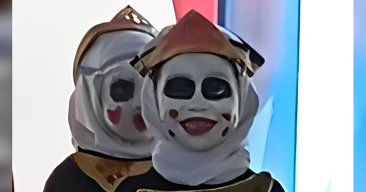 Bocah SD Dirias Cantik Saat di Rumah, Ternyata Saat Naik Panggung Bikin Syok