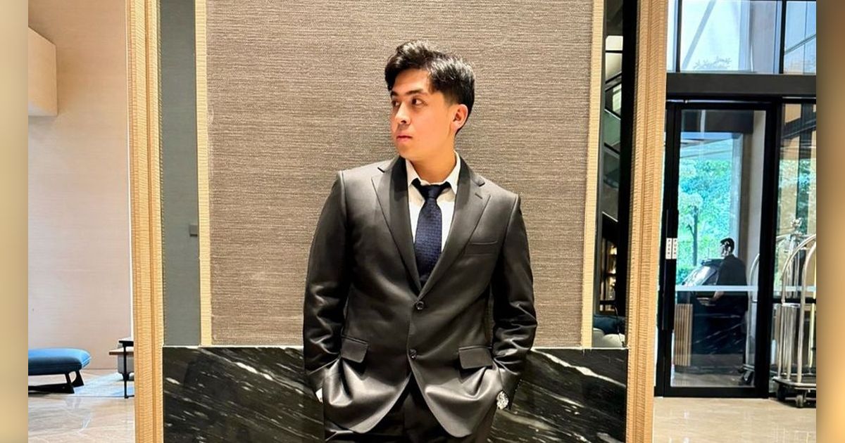 Jadi Youtuber Sukses, 8 Potret Gedung Bimbel Jerome Poline yang Mewah Dilengkapi Lift, Semegah Mall