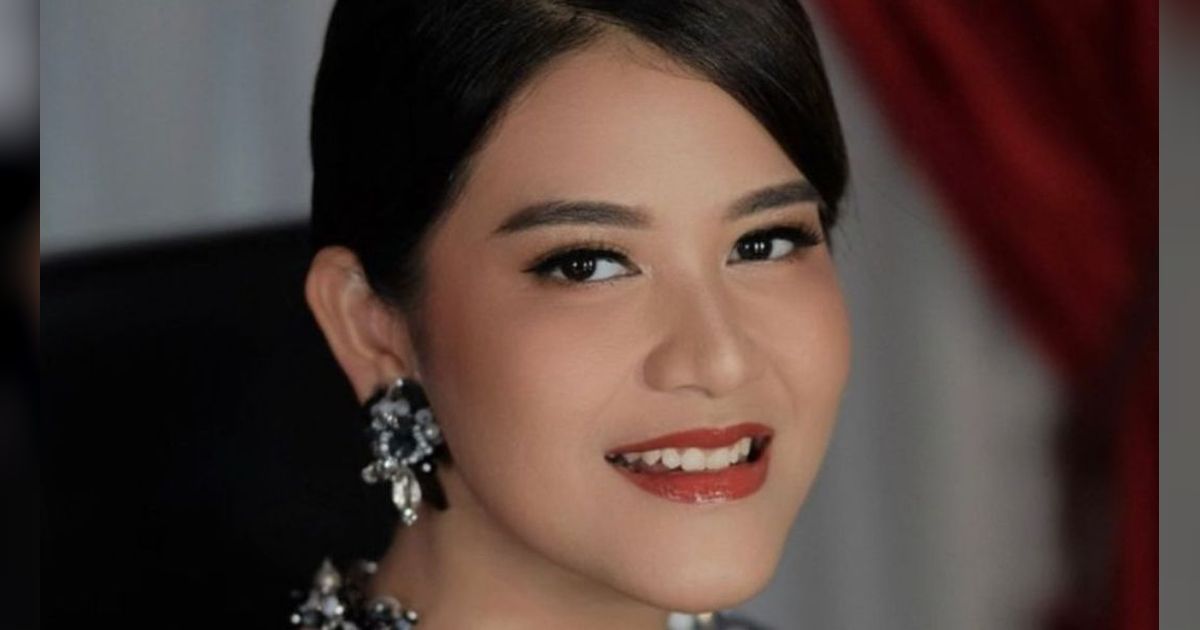 Kahiyang Ayu Makin Langsing dan Dirias dengan Makeup Klasik, Warganet: Cantiknya Manglingi