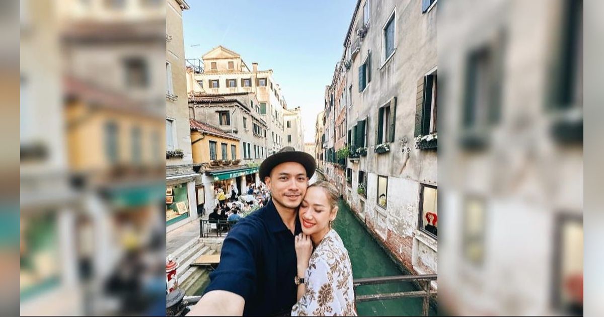 Romantis! 10 Potret Bunga Citra Lestari & Tiko Aryawardhana Jalan-jalan di Venesia, Mesra Banget Seperti sedang Honeymoon