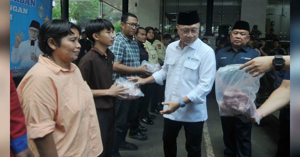 FOTO: Rayakan Iduladha, Menteri Perdagangan Salurkan 174 Hewan Kurban