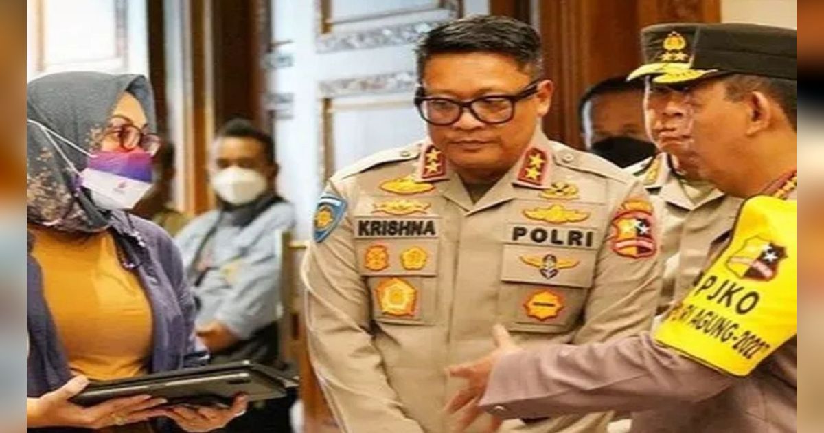 Momen Irjen Krishna Murti jadi Dosen Hukum di UGM, Keras Sentil Netizen 'Kalau Ada yang Tanya Kasus Vina Diblok'