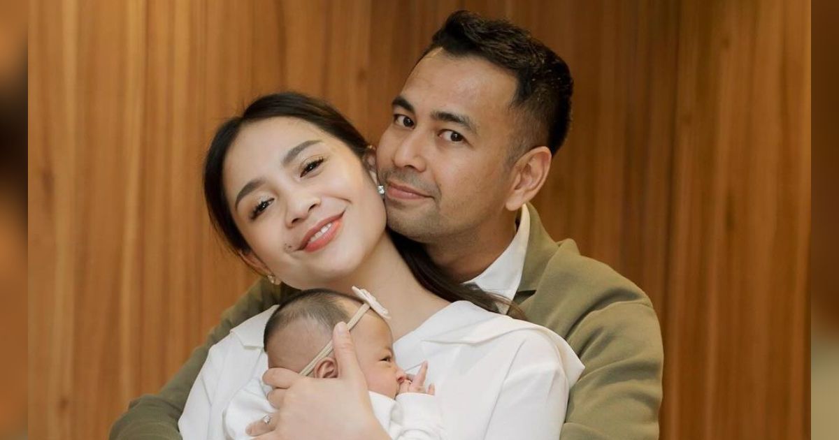 Raffi Ahmad Akhirnya Perlihatkan Wajah Baby Lily Bareng Dua Putranya