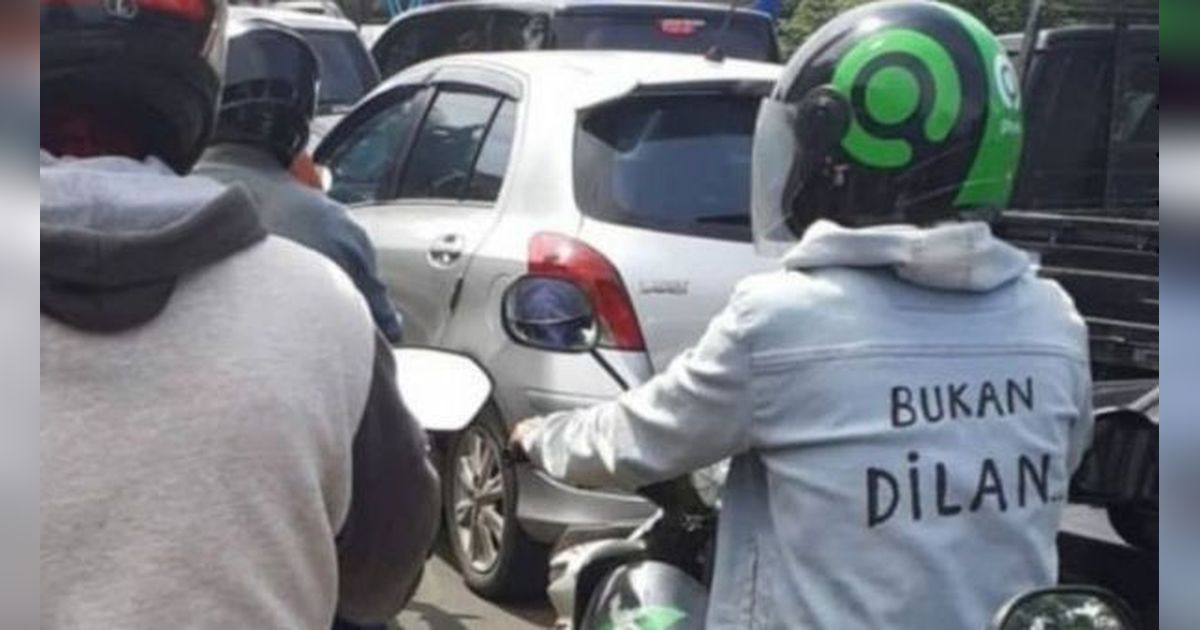 10 Potret Pemotor Pakai Jaket Kelewat Nyeleneh, Curi Perhatian Pengendara Lain