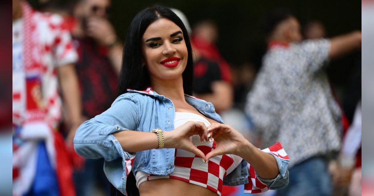 FOTO: Pesona Ivana Knoll, Suporter Seksi Kroasia yang Bikin Heboh Euro 2024