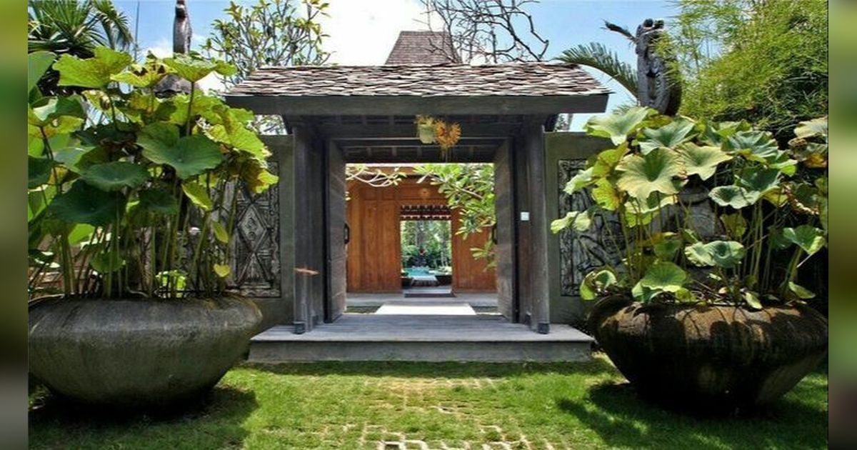 7 Ide Desain Taman Bali di Rumah yang Unik, Cantik, dan Estetik