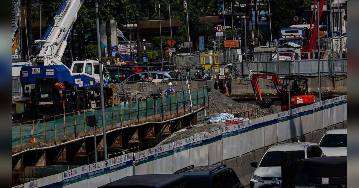 FOTO: Memantau Progres Terkini Pembangunan MRT Jakarta Fase 2A Thamrin-Monas, Capai 77,36 Persen