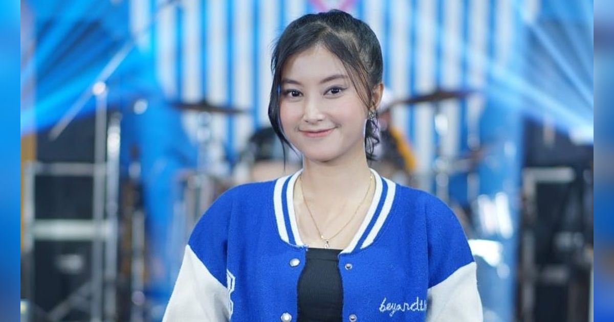 Bersuara Unik, 8 Potret Cantika Davinca Biduan Muda Jebolan DAcademy yang Kini Jadi Sorotan