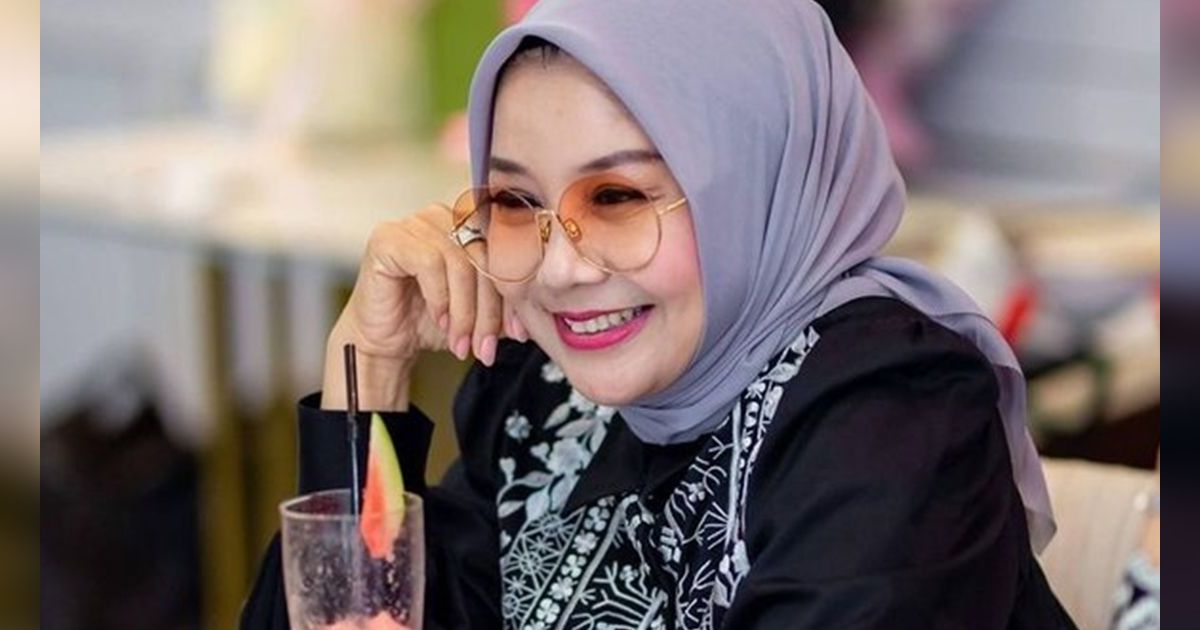 8 Potret Yora Febrina Sosok Penting Dalam Hidup dan Karier Nikita Willy