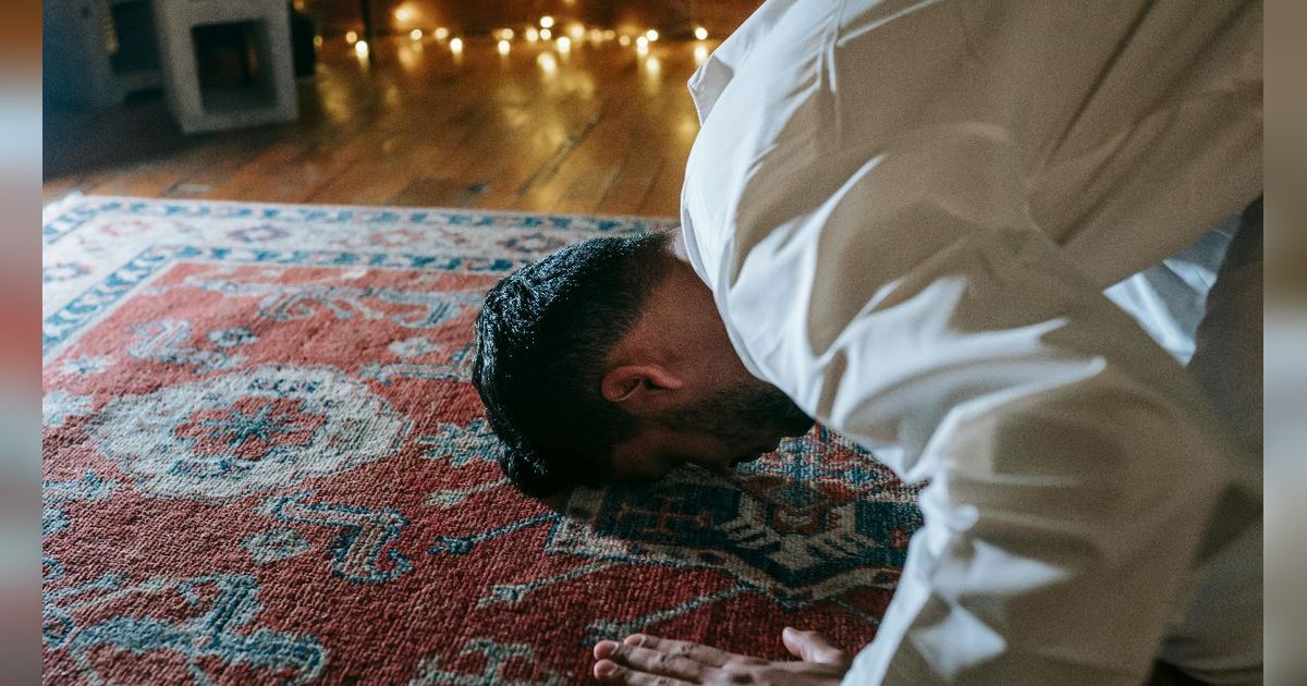 3 Doa Rasulullah ketika Sujud yang Sering Dibaca, Lengkap dengan Keutamaannya yang Bisa Menggugurkan Dosa-Dosa