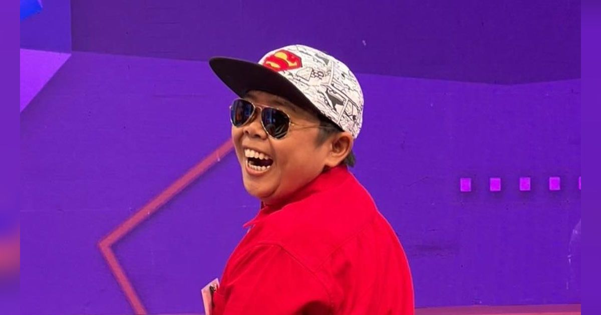 8 Potret Adul Komedian yang Bantah Isu Alami Kebutaan, Ungkap Penyebab Matanya Berbeda