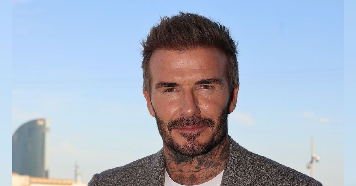 Bak Petani Sayur Sungguhan, Wajah Ganteng David Beckham Saat Panen Daun Bawang Bikin Salfok