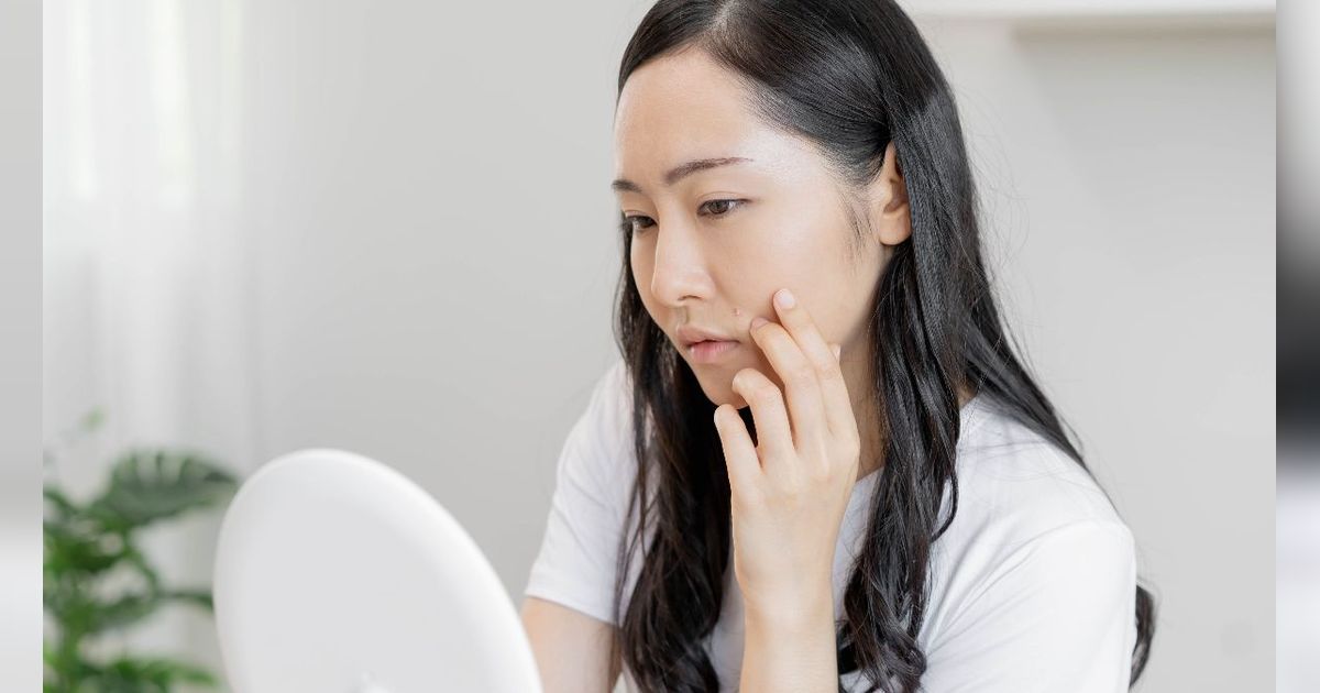 Setting Spray Bikin Makeup Luntur dan Kurang Flawless, Coba Cara Ini