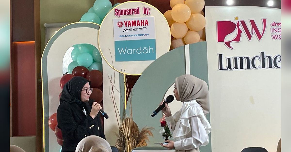 Lady Bikers Tetap Cantik dan Stylish di Jalan dengan Yamaha Grand Filano