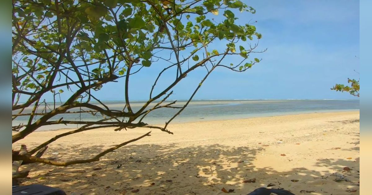 Pesona Pantai Tenda Biru di Sukabumi, Pasirnya Putih hingga Berasa Kolam Renang Pribadi