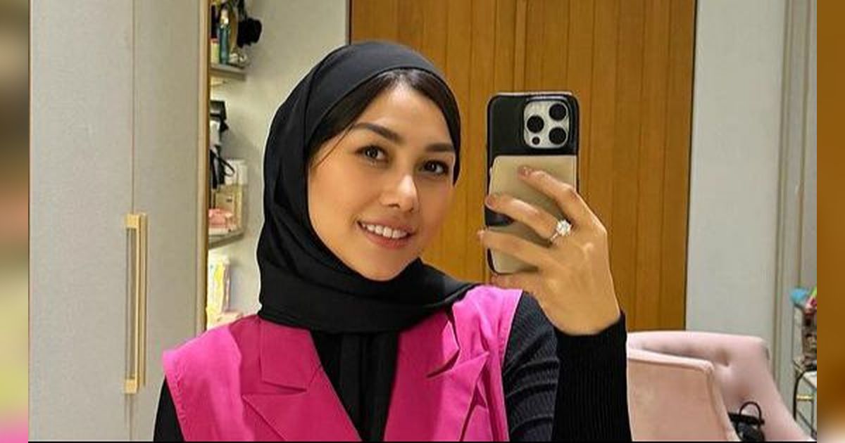 Penampilan Nisya Ahmad Usai Pulang Haji Disorot