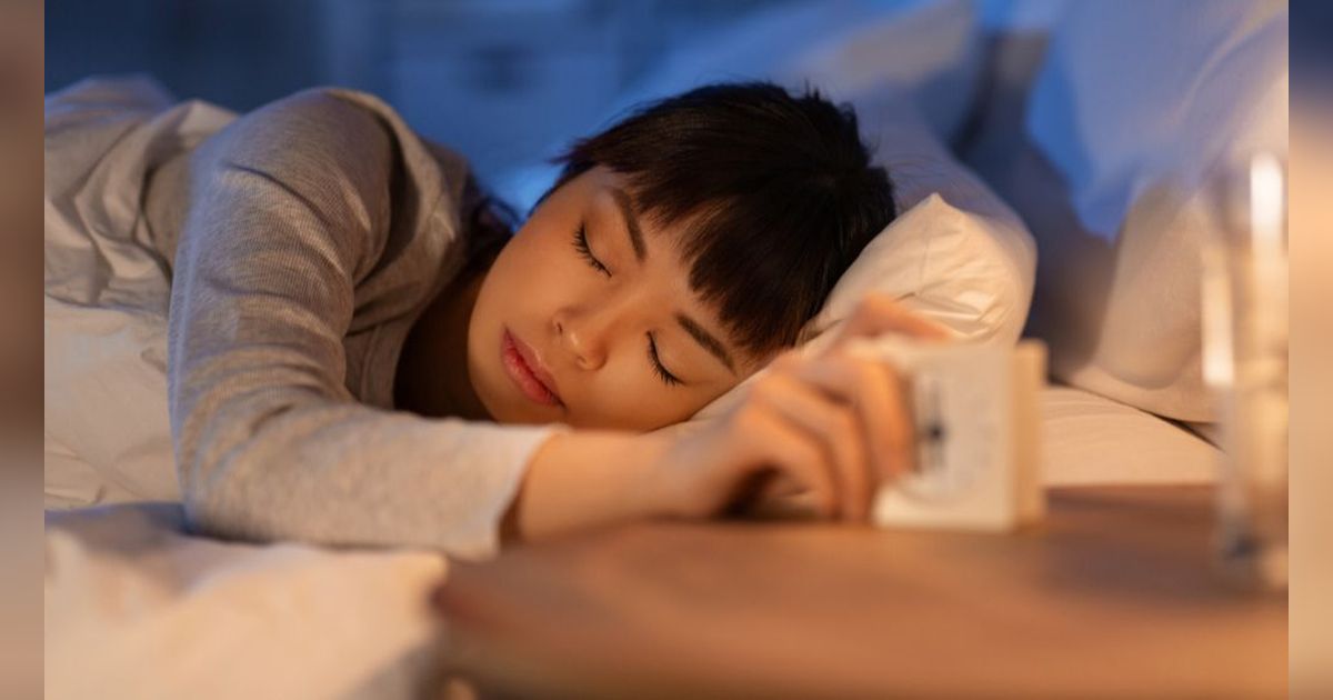 Sering Menekan Tombol Snooze Alarm Pagi? Ternyata Kebiasaan Ini Bawa Pengaruh Negatif buat Tubuh, Lho!
