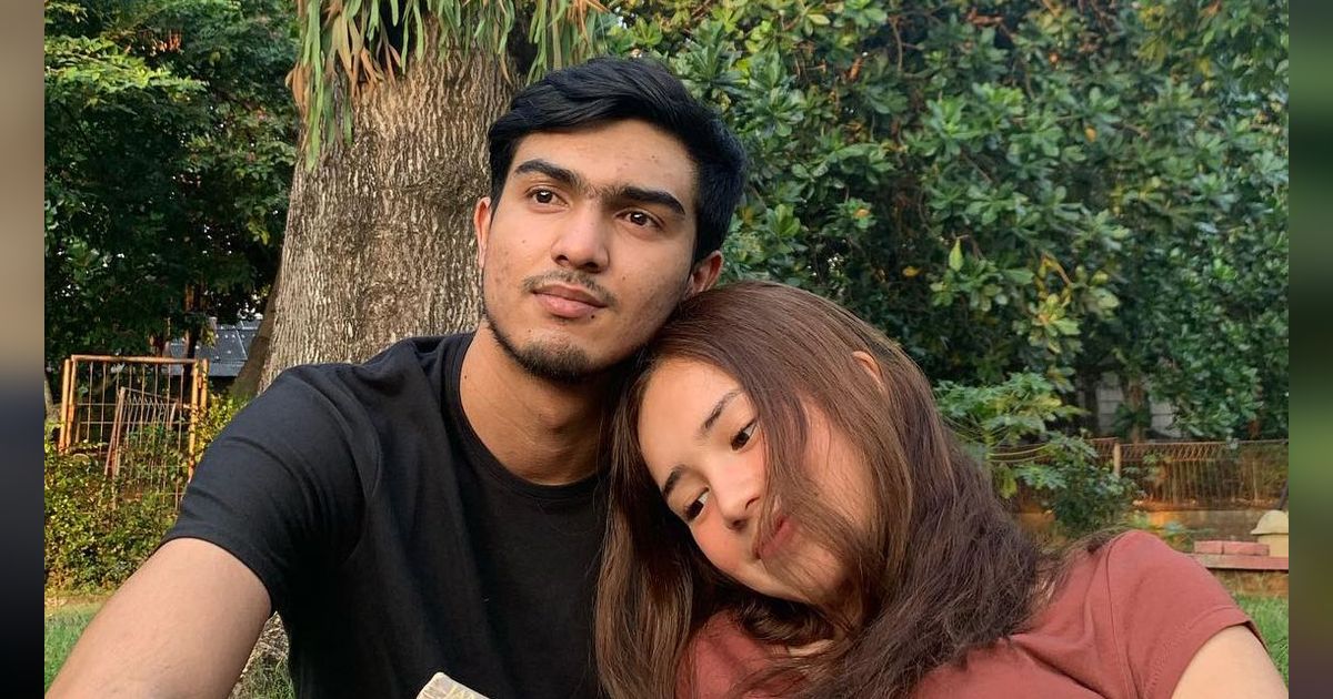 10 Potret Seleb Adik Kakak yang Sering Dikira Pacaran