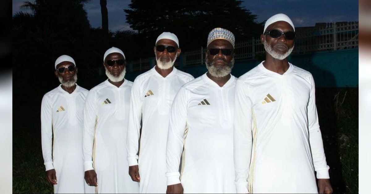 Uniknya Baju Gamis Sport Bikinan Adidas, Dirancang untuk Kaum Pria Main Sepak Bola