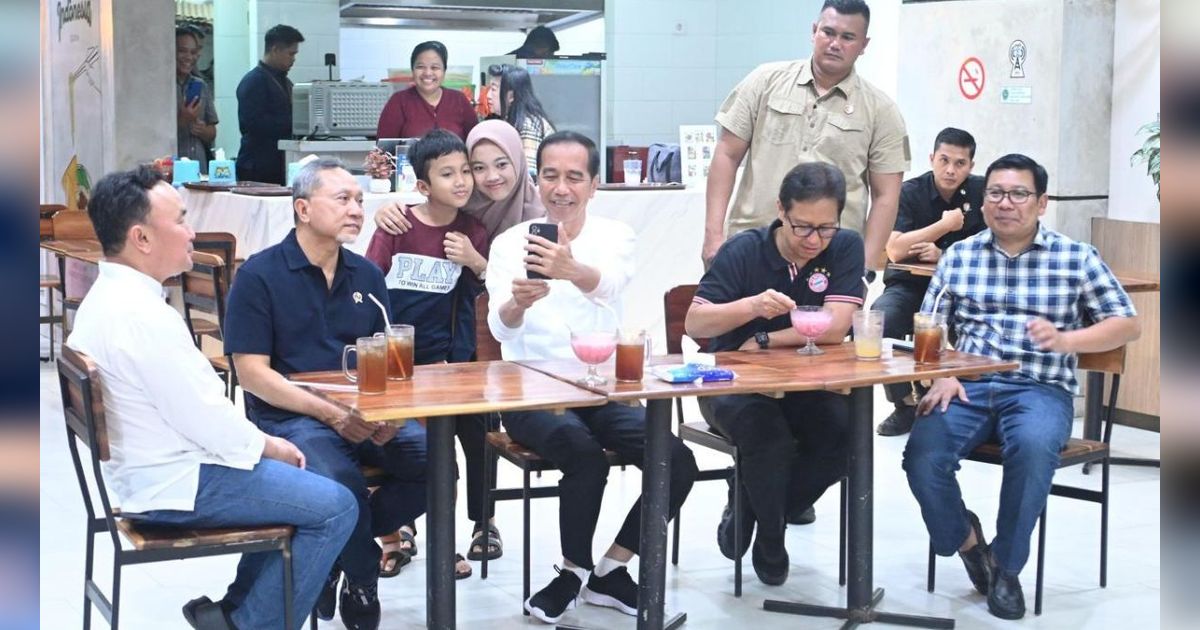 VIDEO: Detik-Detik Pria Kalimantan Nangis Kencang Usai Bertemu Presiden Jokowi