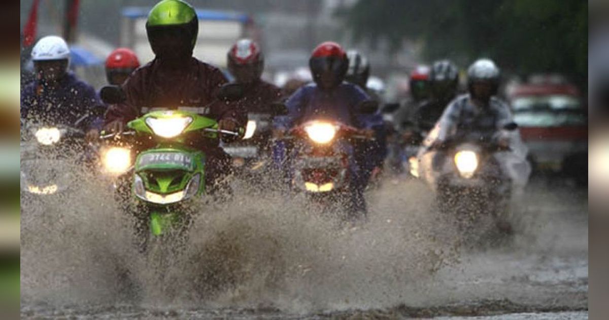 Pentingnya Menggunakan Teknik Pengereman 4 Jari Saat Musim Hujan, Serta Cara Memakainya