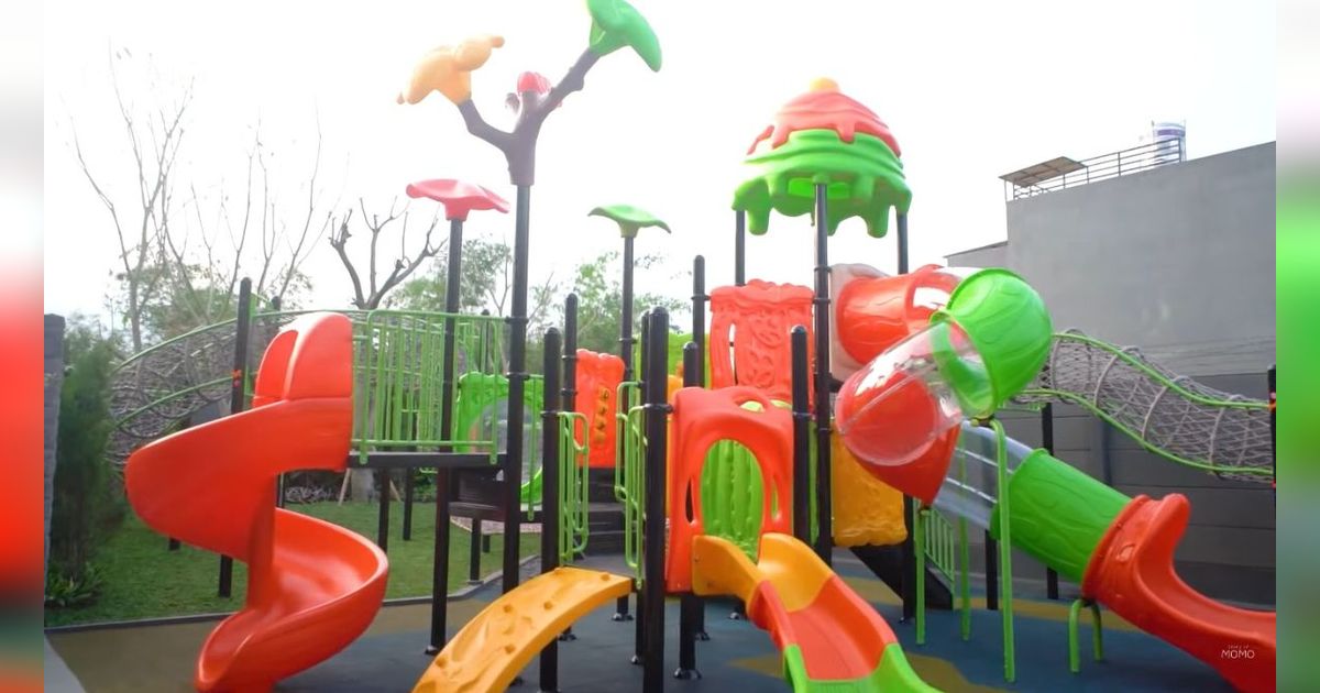 10 Potret Momo Geisha Bangun Playground Mewah Untuk Anak, Bak Dufan Ancol Dipindah Ke Rumah