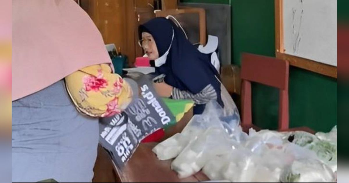 Cerita Guru Beri Bingkisan Tak Biasa untuk Wali Murid di Akhir Tahun, Bisa Ambil Sendiri