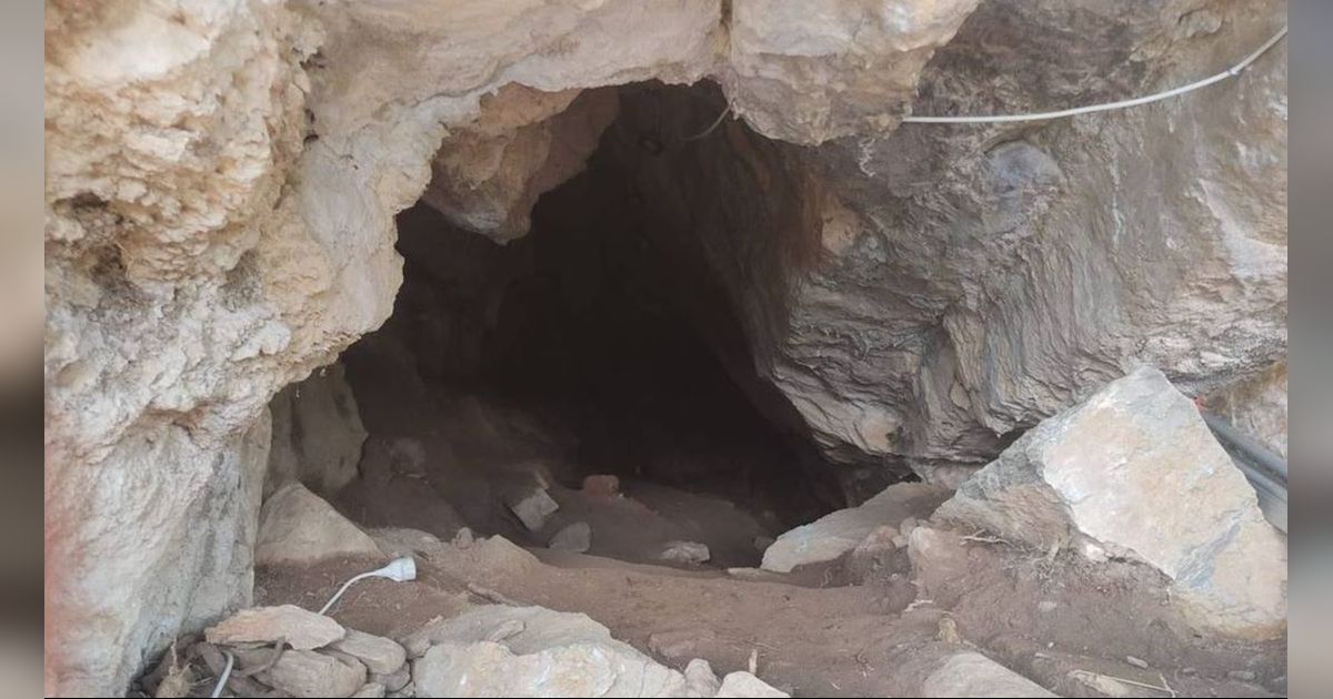 Saat Menjelajahi 'Gua Orang Mati', Arkeolog Temukan Tulang Belulang Anak-Anak Berusia 3.500 Tahun