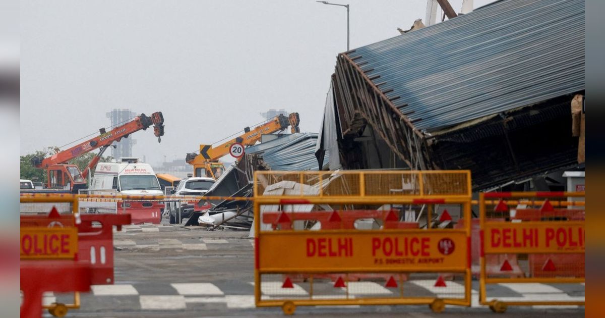 FOTO: Kondisi Atap Bandara di India Runtuh Akibat Hujan Lebat hingga Jatuhkan Korban Jiwa