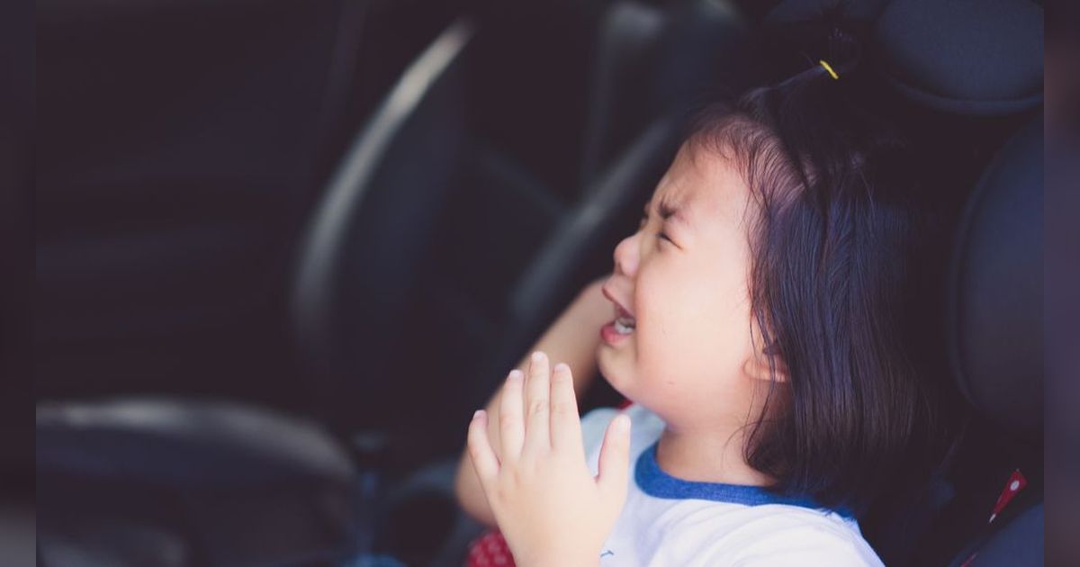 Anak Tantrum Saat Berangkat Sekolah? Ini 7 Tips agar Sang Buah Hati Semangat Kembali!