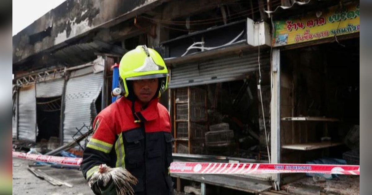 Kebakaran Landa Kampung Bali Tanah Abang, 10 Rumah Ludes Terbakar