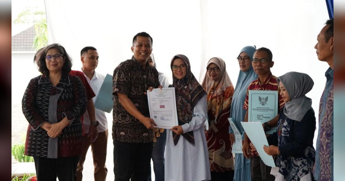 Pj Wali Kota Kediri Resmikan Pasar Grosir Ngronggo dan Launching Serbu Pasar