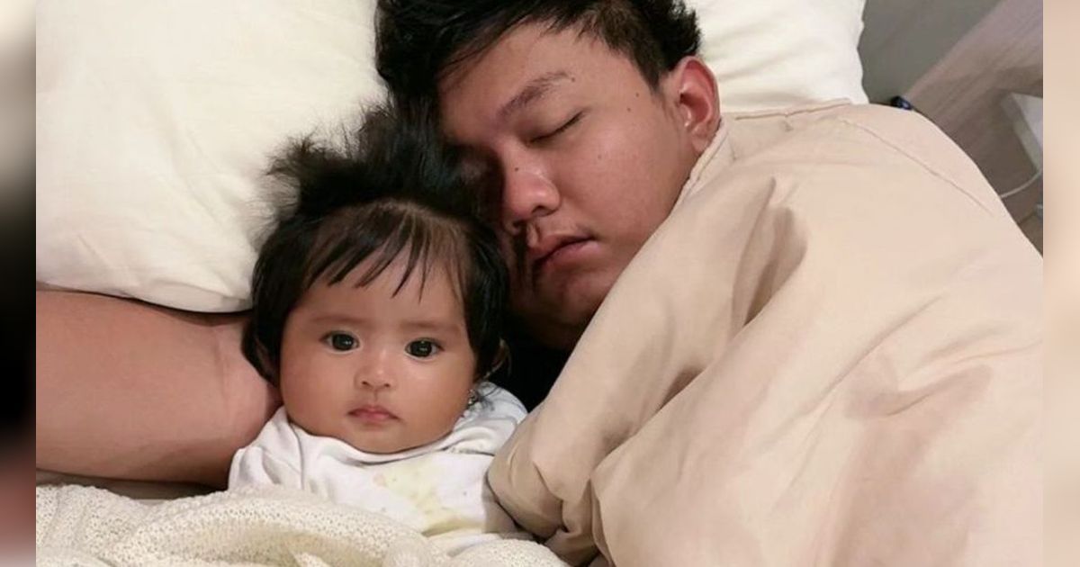 Sempat Dirahasiakan, 10 Potret Wajah Cantik Dek Cunda Anak Denny Caknan & Bella Bonita, Banjir Pujian!
