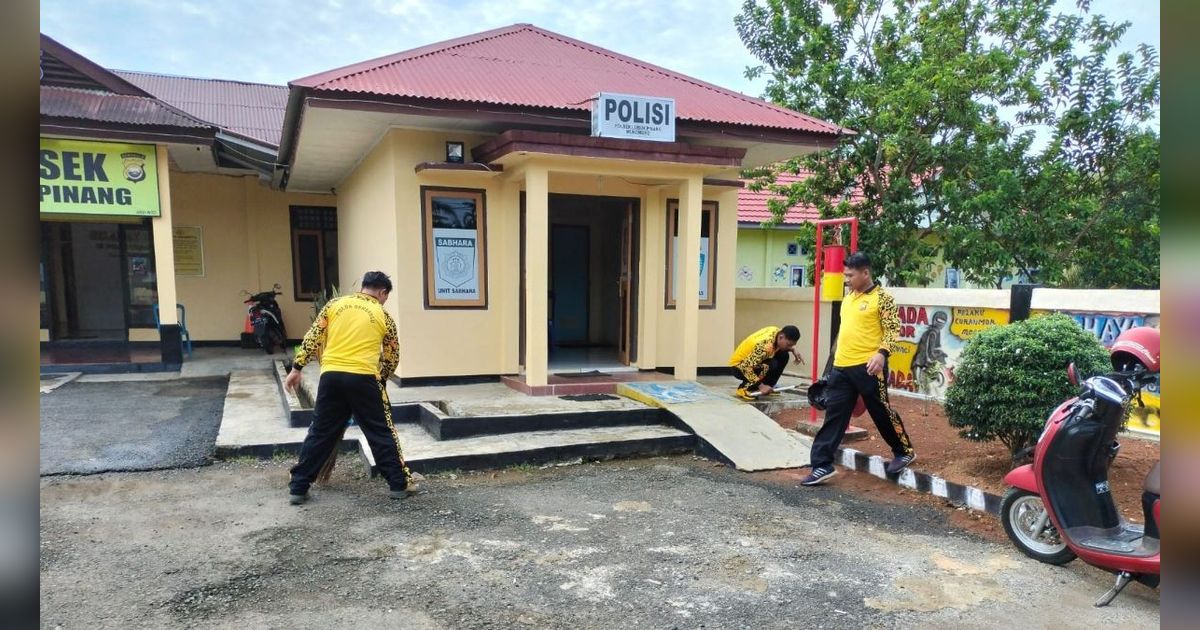 Jenderal Polisi Kaget Lihat Sofa Butut Jebol Masih Dipakai di Polsek, Begini Penampakannya