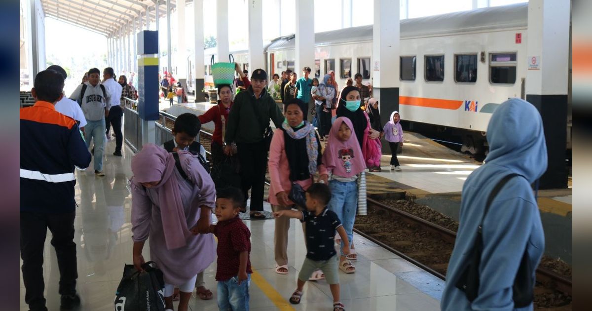 Pengumuman: Ada Perubahan Jam Keberangakatan Kereta Api Jarak Jauh Mulai 1 Juli 2024