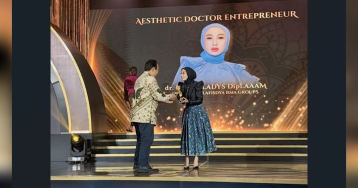 Ini Sosok Dokter Cantik yang Raih Penghargaan di RA Kartini Award