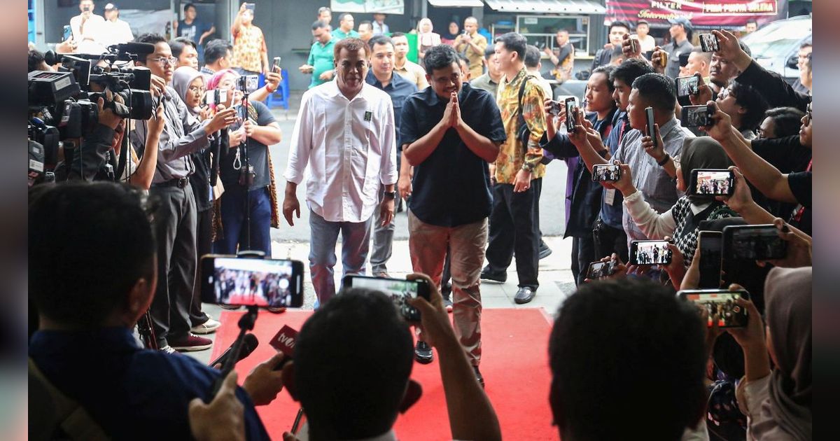 FOTO: Senyuman Bobby Nasution Disambut Red Carpet Saat Sambangi Markas DPP PKB