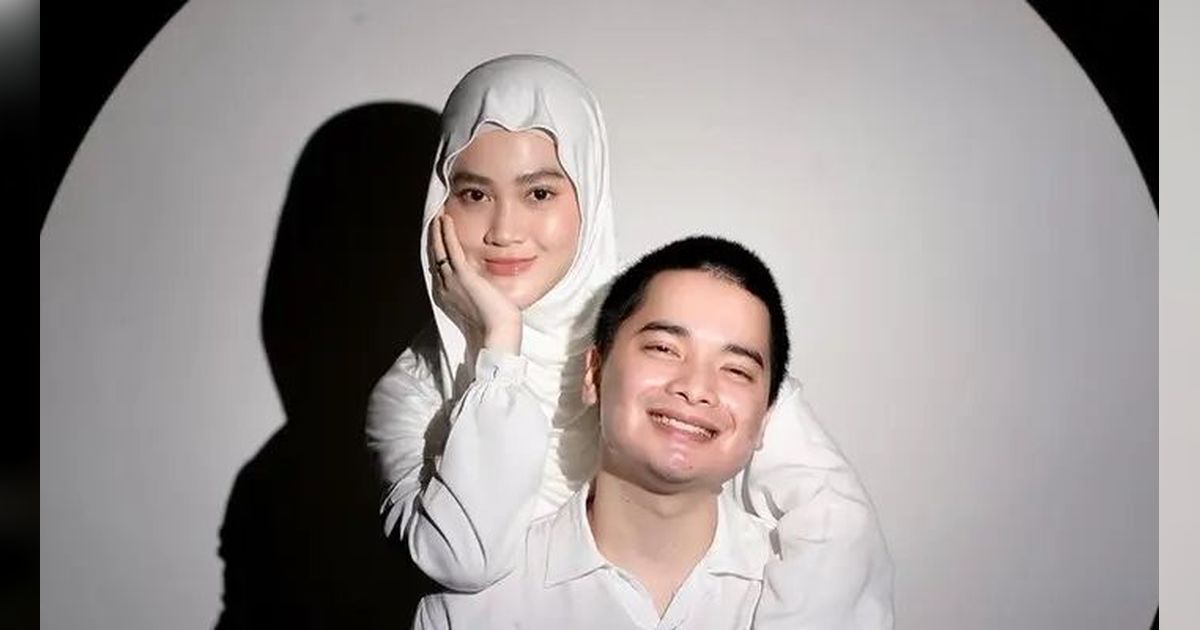 Potret Kemesraan Alvin Faiz dan Henny Rahman, Romantis Layaknya Pasangan Muda