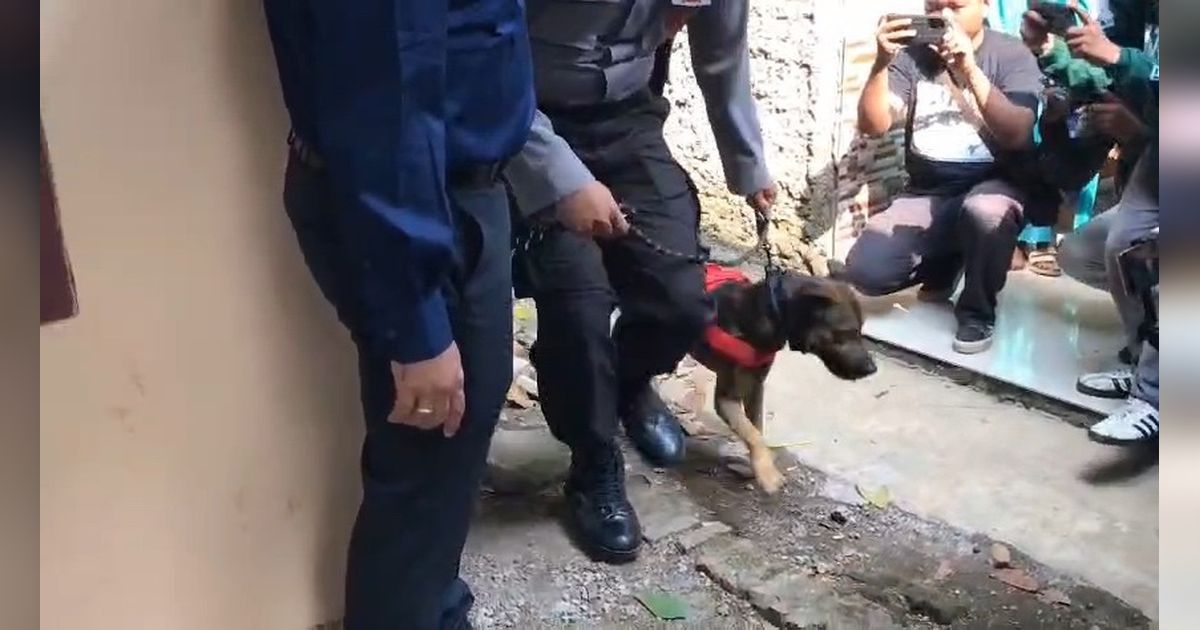 Polisi Kerahkan Anjing Pelacak Dalami Kasus Pembunuhan Bocah Terbungkus Karung di Bekasi