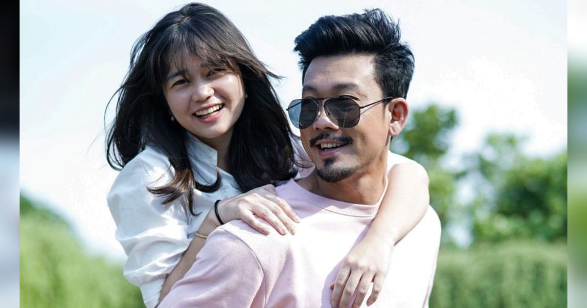 Terharu Dapat Kejutan dari Suami, Berikut Ini 10 Potret Baby Shower Olivia Allan Istri Denny Sumargo